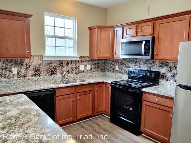 Building Photo - 4 br, 2 bath House - 807 Rockett Street
