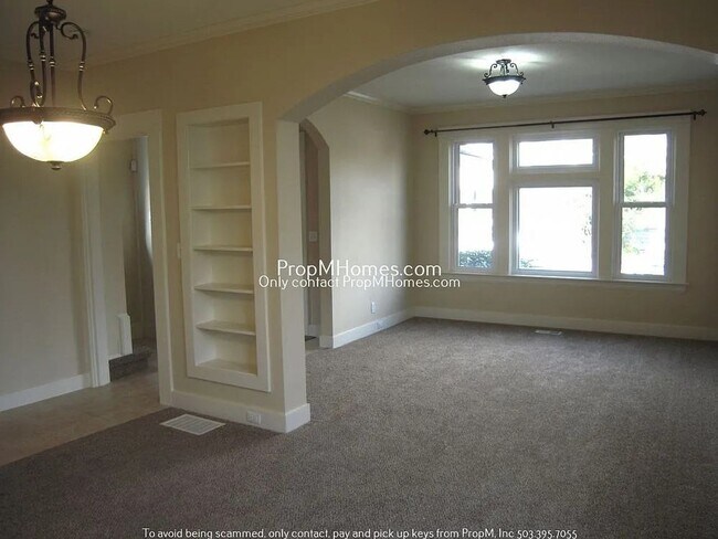 Foto del edificio - Timeless Belmont Home with Modern Updates!