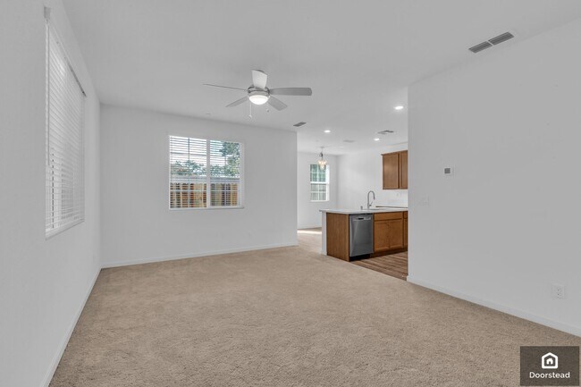 Building Photo - 305 Cinema St