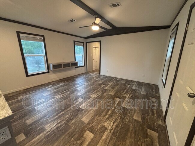 Building Photo - 356 Bayhead Dr