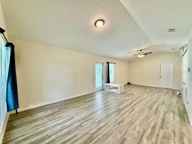 Foto del edificio - 2904 E Columbus Dr