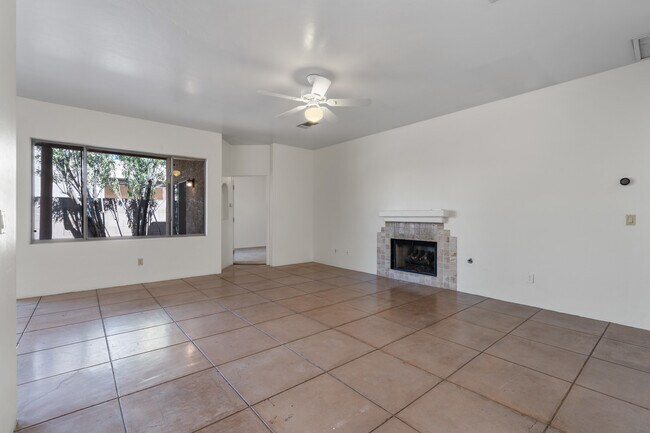 Foto del edificio - 3730 N Bay Horse Loop