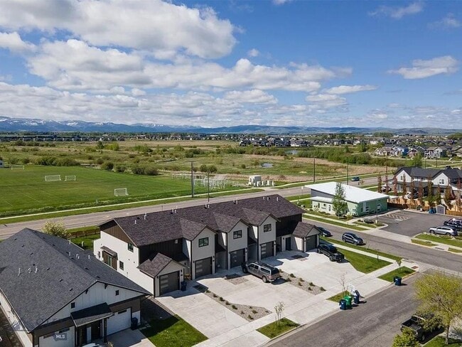 Foto del edificio - 3 Bd / 2.5 Bath Townhome Furnished or Unfu...