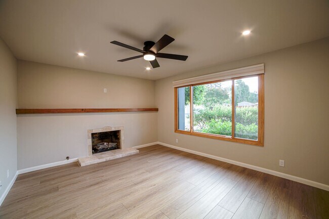 Foto del edificio - Newly Updated Two Story Home!