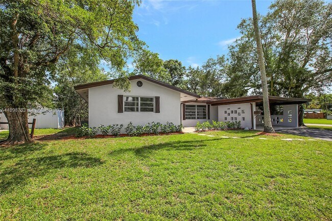 Foto del edificio - 5386 Balsam Terrace