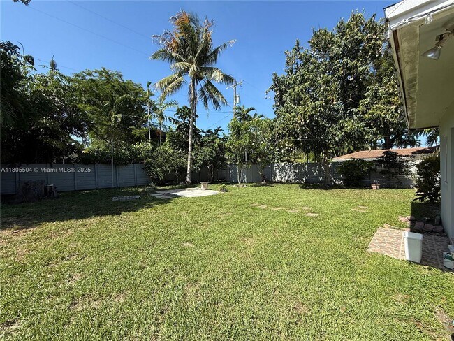 Foto del edificio - 1285 NE 103rd St