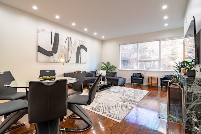 Foto del edificio - 117 E Bellevue Pl