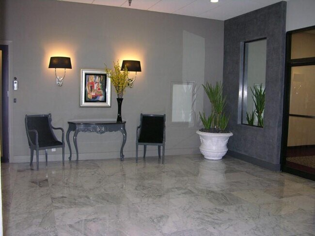 Foto del edificio - 3015 N Ocean Blvd