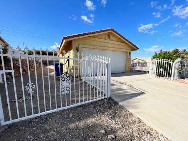 Building Photo - 2524 S Ridge Ave
