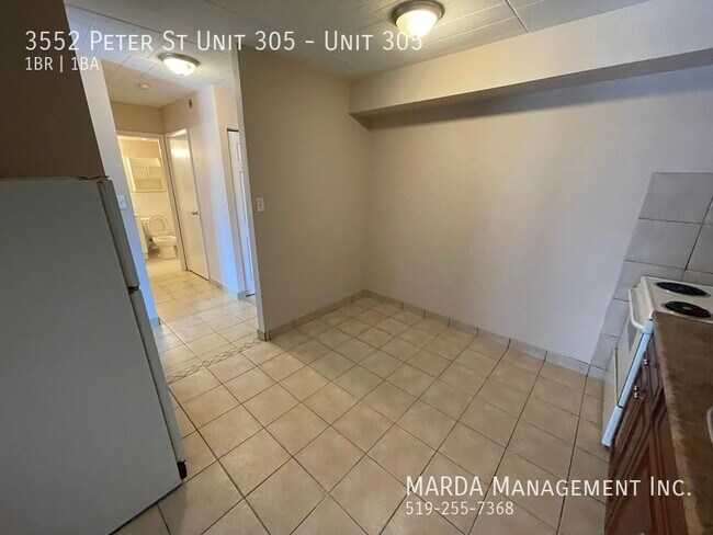 Photo du bâtiment - SPACIOUS 1BED/1BATH -LOCATED IN SANDWICH T...