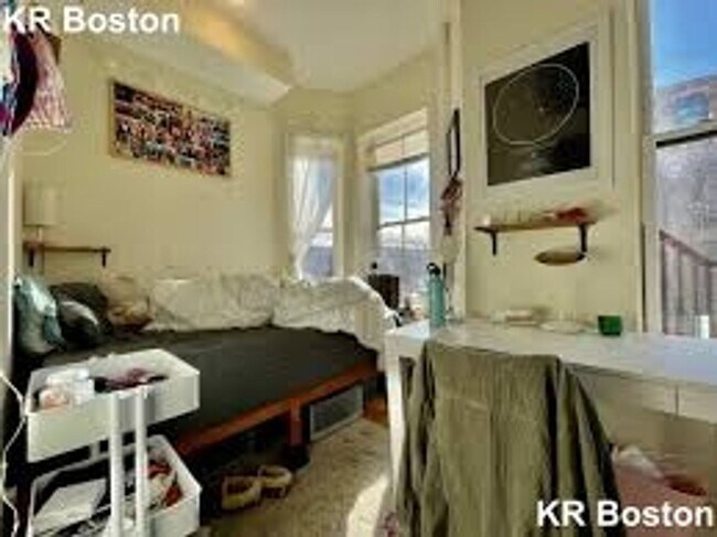 Foto del edificio - In-Unit Washer and Dryer, Stainless Steel Appliances Central Heat/AC