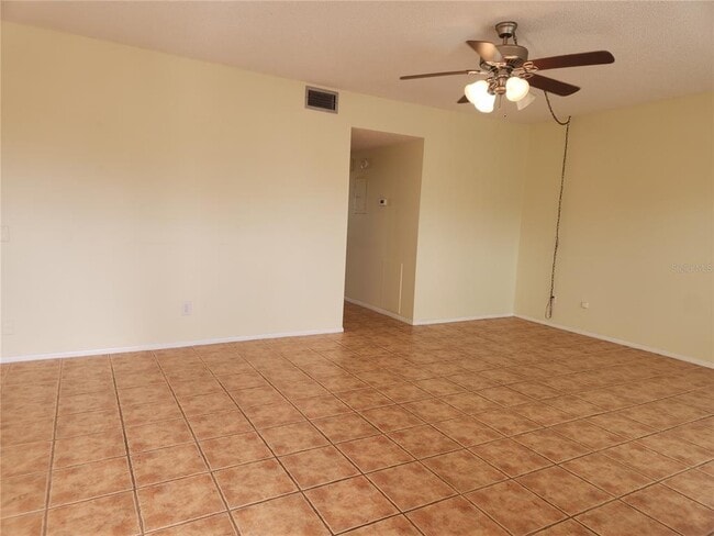 Foto del edificio - 2458 Columbia Dr