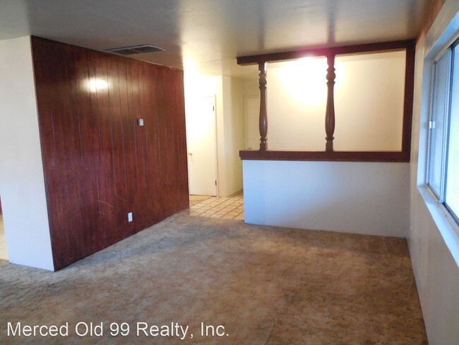 Building Photo - 3 br, 2 bath House - 9573 Haskell Ave