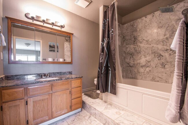Foto del edificio - Penthouse Living at the Elektra, 96 Walk S...