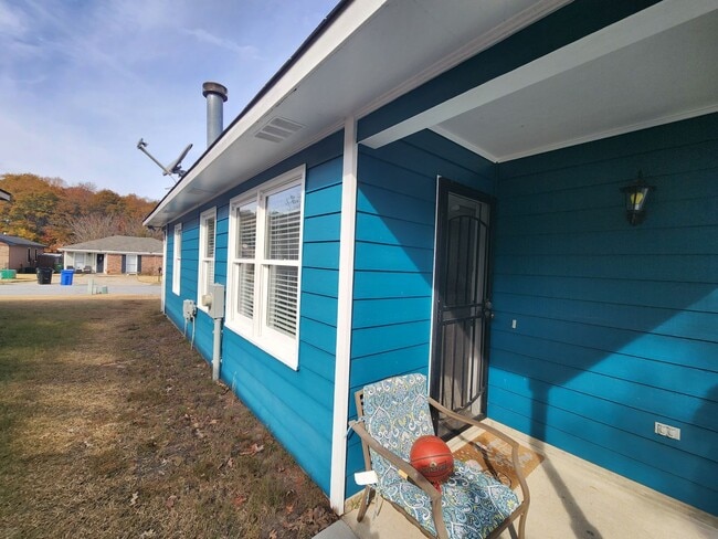 Foto del edificio - Cozy 3 Bedroom 2 Bath Corner Lot in Columbus, GA