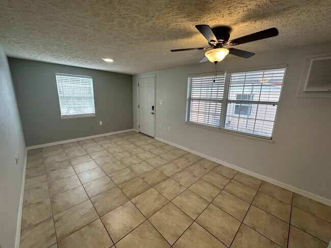 Foto del edificio - 1211 W Pierce St