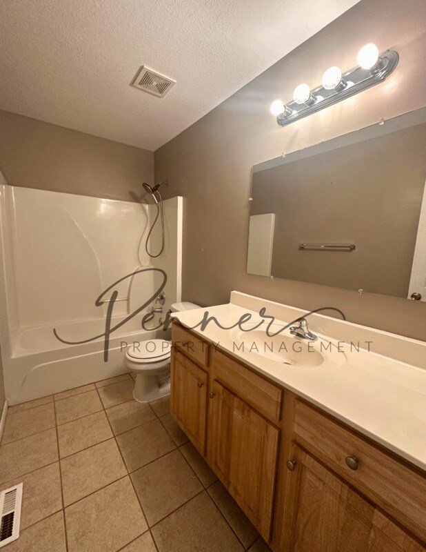 Foto del edificio - 1017 NW Willow Dr