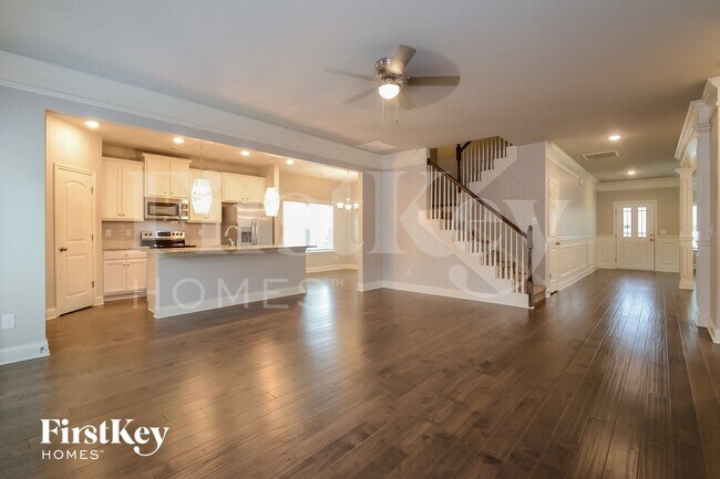 Foto del edificio - 3621 Wind Ridge Ln