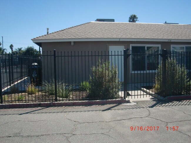 Foto del edificio - 574 Greystone Ln