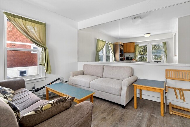 Foto del edificio - 303 Cornell St