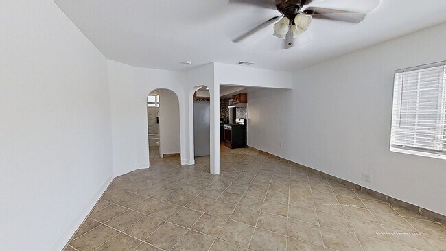 Foto del edificio - 7413-7415 Eton Ave.