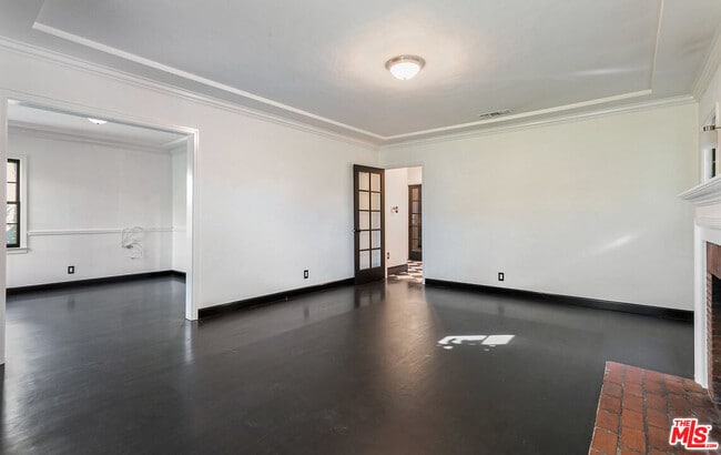 Building Photo - 508 N San Vicente Blvd