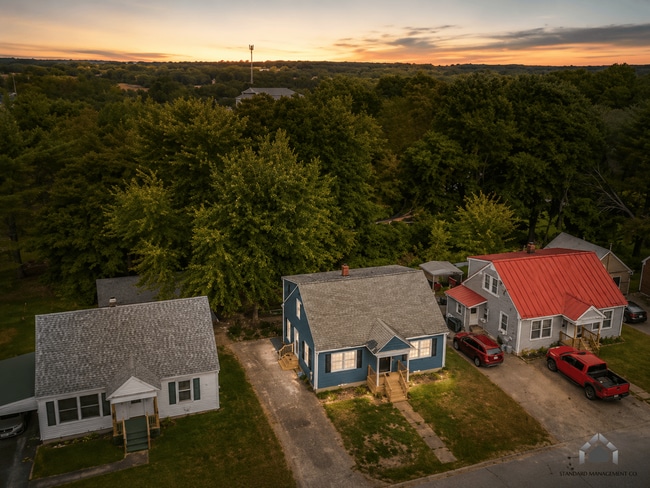 Building Photo - Spacious 3-Bedroom, 2-Bathroom Home – Heat Included!!!