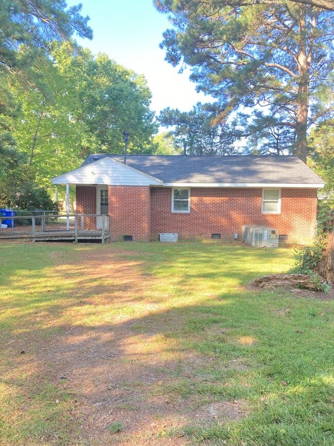 Building Photo - 603 Winoca Rd SW