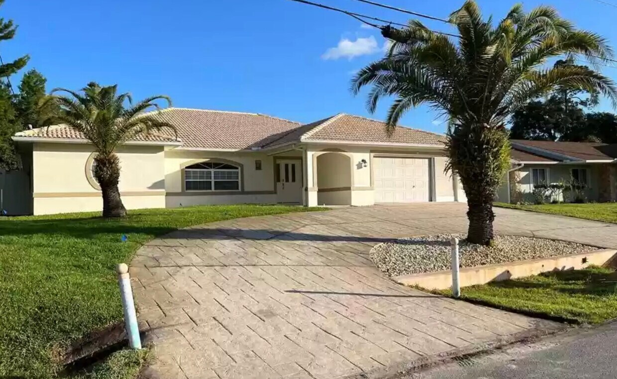 61 Farmsworth Dr, Palm Coast, FL 32137 House Rental in Palm Coast, FL