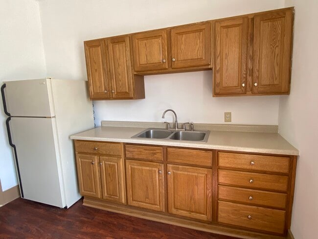 Kitchen - 303 E Mill St