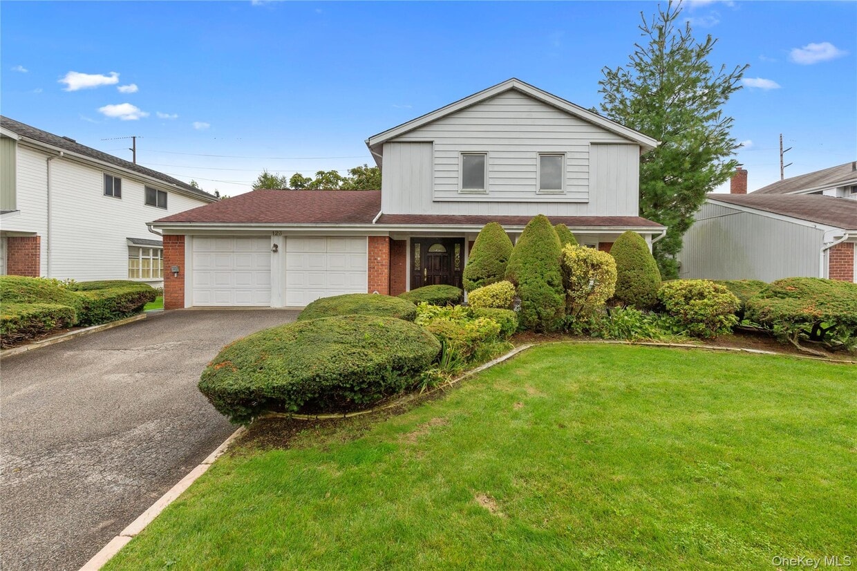 Primary Photo - 123 South Dr