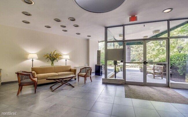 Building Photo - 2 br, 2 bath Condo - 5100 Dorset Ave Apt 308