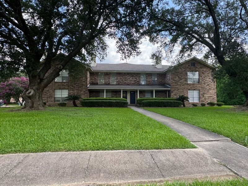 Foto principal - 8180 Willow Bend Dr