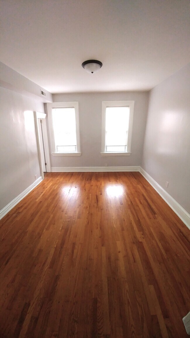 Foto del edificio - 741 N Leavitt St
