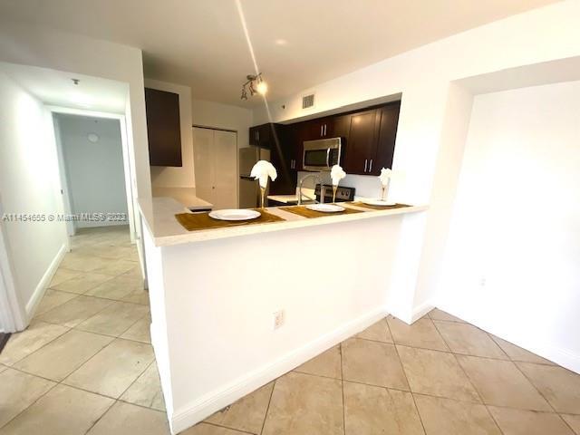 Foto del edificio - 2061 Renaissance Blvd