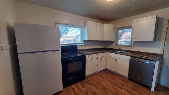 Foto del edificio - 6216 Ballard Ave