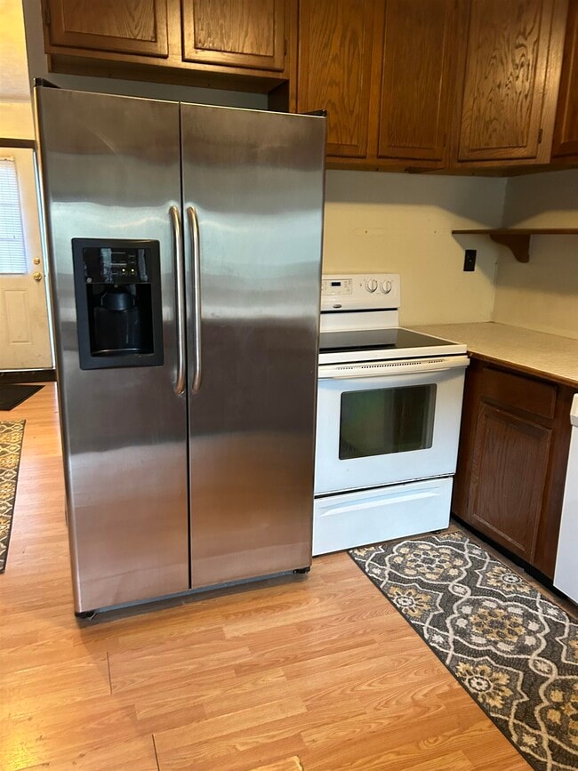 Foto del edificio - 213 Spotswood Ln