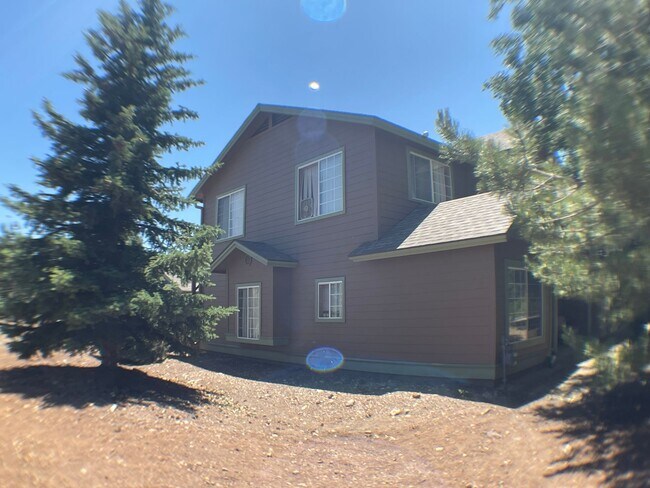 Foto del edificio - AVAILABLE NOW! | Townhouse in University heights