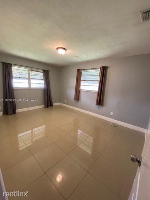 Foto del edificio - 5 br, 3 bath House - 2650 Wiley St