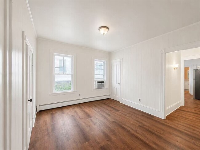 Building Photo - 152 Spruce St