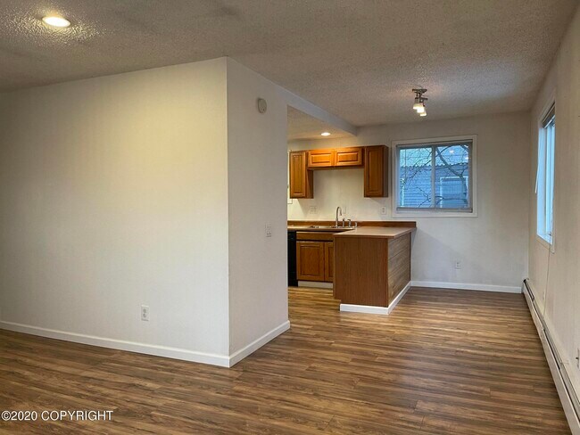 Building Photo - 3960 Reka Dr