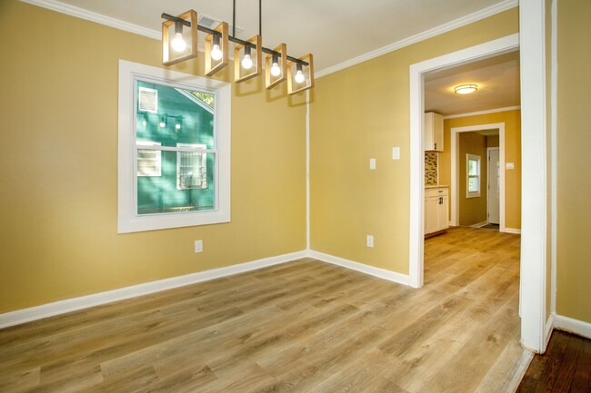 Building Photo - Fully Renovated 3-Bed Home in Macon!