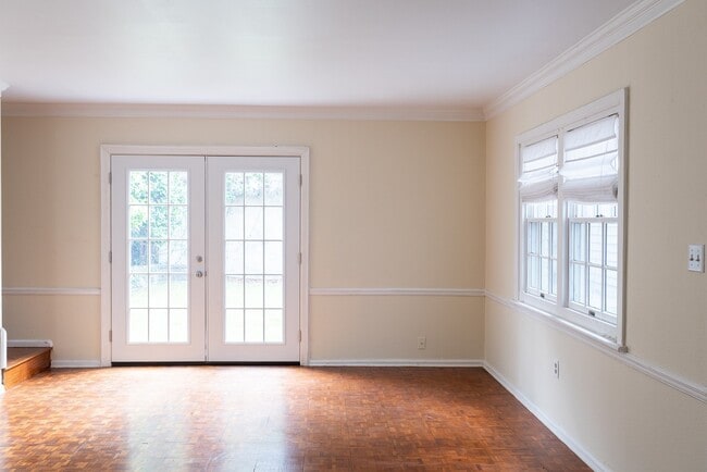Building Photo - 47 Laurens St