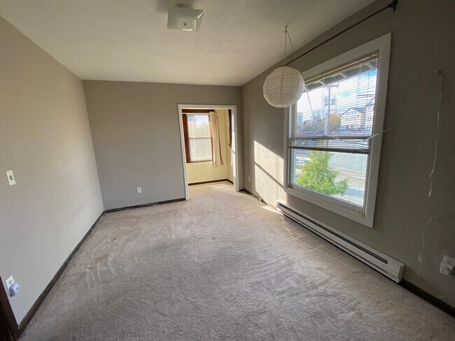 Bedroom 2 - 715 N Allen Pl