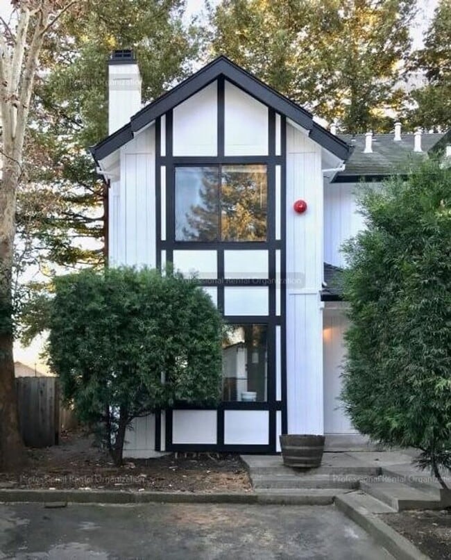 Foto del edificio - "Coming Soon"----This one will go Fast......don't wait!