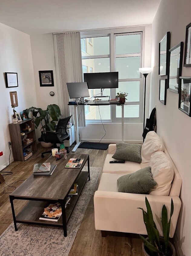 1 Lakeside Dr Unit 401, Oakland, CA 94612 Condo for Rent in Oakland