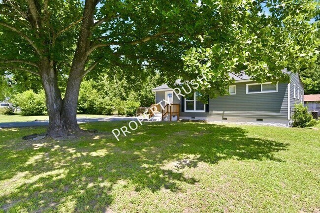 Building Photo - 6107 Vance Cir