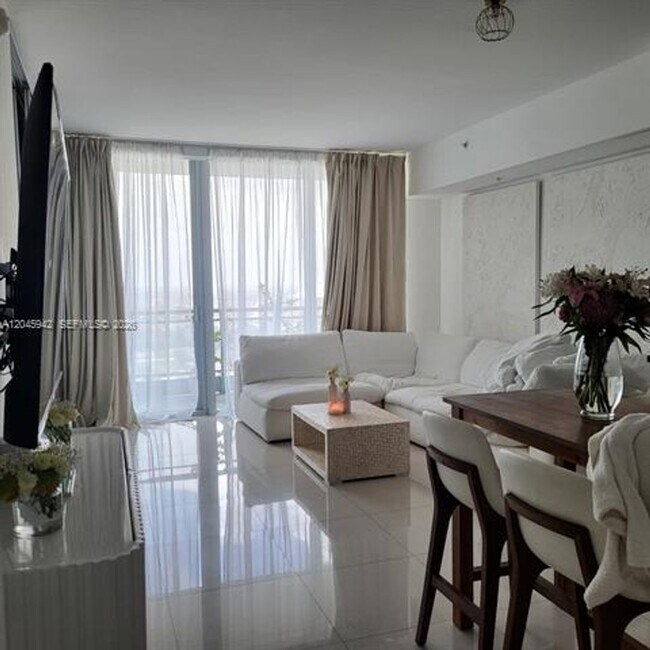 Foto del edificio - 92 SW 3rd St