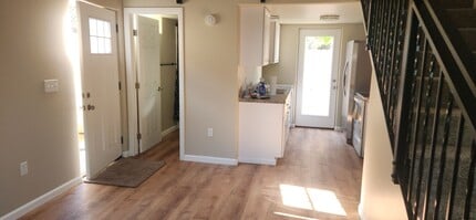 Building Photo - 801 Dodson Way