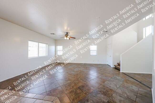 Foto del edificio - 17268 W Elaine Dr
